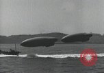 Standbild Schnellboot schleppt Prallluftschiffe Yokosuka Yokosuka Japan Hafen, 1940, aus Sekunde 13 historischem Filmmaterial Videoclip 65675022297