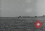 Standbild Schnellboot schleppt Prallluftschiffe Yokosuka Yokosuka Japan Hafen, 1940, aus Sekunde 31 historischem Filmmaterial Videoclip 65675022297