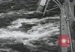 Standbild japanische Schlachtschiff und andere Kriegsschiffe angelaufen Japan, 1941, aus Sekunde 31 historischem Filmmaterial Videoclip 65675022302