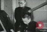 Immagine di Marina Giapponese corsi di formazione per gli equipaggi di sottomarini Giappone, 1942, secondo 36 filmato di repertorio 65675022308