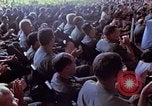 Immagine di Osu mostrano in Vietnam Il Vietnam, 1972, secondo 15 filmato di repertorio 65675022319