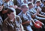 Immagine di Osu mostrano in Vietnam Il Vietnam, 1972, secondo 43 filmato di repertorio 65675022319