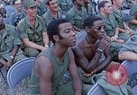 Immagine di Sammy Davis Jr Il Vietnam, 1972, secondo 43 filmato di repertorio 65675022322