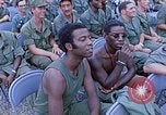Immagine di Sammy Davis Jr Il Vietnam, 1972, secondo 44 filmato di repertorio 65675022322