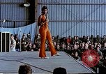 Immagine di Osu Troupe Il Vietnam, 1972, secondo 44 filmato di repertorio 65675022323
