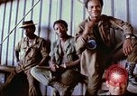 Immagine di Osu Troupe Il Vietnam, 1972, secondo 62 filmato di repertorio 65675022323
