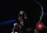 Standbild Sänger Blinky Williams Vietnam, 1972, aus Sekunde 5 historischem Filmmaterial Videoclip 65675022327