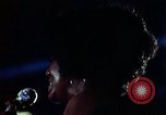 Standbild Sänger Blinky Williams Vietnam, 1972, aus Sekunde 8 historischem Filmmaterial Videoclip 65675022327