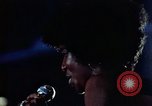 Standbild Sänger Blinky Williams Vietnam, 1972, aus Sekunde 16 historischem Filmmaterial Videoclip 65675022327