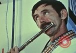 Standbild Sänger Blinky Williams Vietnam, 1972, aus Sekunde 19 historischem Filmmaterial Videoclip 65675022327