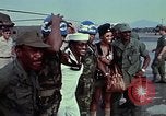Standbild Sammy Davis Jr Honolulu Hawaii, 1972, aus Sekunde 62 historischem Filmmaterial Videoclip 65675022330