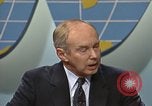 Standbild Senator Jim Sasser und Arnold Raphel L Washington DC USA, 1985, aus Sekunde 40 historischem Filmmaterial Videoclip 65675022336
