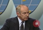 Standbild Senator Jim Sasser und Arnold Raphel L Washington DC USA, 1985, aus Sekunde 47 historischem Filmmaterial Videoclip 65675022336
