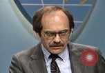 Standbild Senator Jim Sasser und Arnold Raphel L Washington DC USA, 1985, aus Sekunde 27 historischem Filmmaterial Videoclip 65675022337