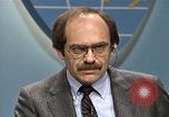 Standbild Senator Jim Sasser und Arnold Raphel L Washington DC USA, 1985, aus Sekunde 28 historischem Filmmaterial Videoclip 65675022337