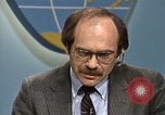 Standbild Senator Jim Sasser und Arnold Raphel L Washington DC USA, 1985, aus Sekunde 32 historischem Filmmaterial Videoclip 65675022337