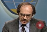 Standbild Senator Jim Sasser und Arnold Raphel L Washington DC USA, 1985, aus Sekunde 33 historischem Filmmaterial Videoclip 65675022337