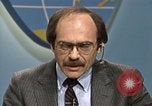 Standbild Senator Jim Sasser und Arnold Raphel L Washington DC USA, 1985, aus Sekunde 37 historischem Filmmaterial Videoclip 65675022337