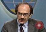 Standbild Senator Jim Sasser und Arnold Raphel L Washington DC USA, 1985, aus Sekunde 39 historischem Filmmaterial Videoclip 65675022337