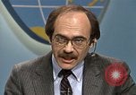 Standbild Senator Jim Sasser und Arnold Raphel L Washington DC USA, 1985, aus Sekunde 53 historischem Filmmaterial Videoclip 65675022337