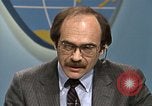 Standbild Senator Jim Sasser und Arnold Raphel L Washington DC USA, 1985, aus Sekunde 54 historischem Filmmaterial Videoclip 65675022337