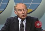 Standbild Senator Jim Sasser und Arnold Raphel L Washington DC USA, 1985, aus Sekunde 3 historischem Filmmaterial Videoclip 65675022338