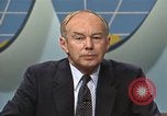Standbild Senator Jim Sasser und Arnold Raphel L Washington DC USA, 1985, aus Sekunde 5 historischem Filmmaterial Videoclip 65675022338