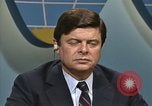 Standbild Senator Jim Sasser und Arnold Raphel L Washington DC USA, 1985, aus Sekunde 25 historischem Filmmaterial Videoclip 65675022338