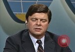 Standbild Senator Jim Sasser und Arnold Raphel L Washington DC USA, 1985, aus Sekunde 41 historischem Filmmaterial Videoclip 65675022338