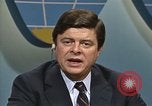 Standbild Senator Jim Sasser und Arnold Raphel L Washington DC USA, 1985, aus Sekunde 52 historischem Filmmaterial Videoclip 65675022338