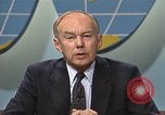 Standbild Senator Jim Sasser und Arnold Raphel L Washington DC USA, 1985, aus Sekunde 3 historischem Filmmaterial Videoclip 65675022339