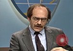 Standbild Senator Jim Sasser und Arnold Raphel L Washington DC USA, 1985, aus Sekunde 47 historischem Filmmaterial Videoclip 65675022339