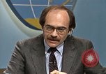 Standbild Senator Jim Sasser und Arnold Raphel L Washington DC USA, 1985, aus Sekunde 54 historischem Filmmaterial Videoclip 65675022339