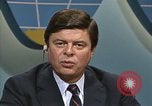 Standbild Senator Jim Sasser und Arnold L Raphel Interview Washington DC USA, 1985, aus Sekunde 37 historischem Filmmaterial Videoclip 65675022343