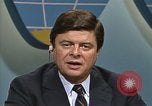 Standbild Senator Jim Sasser und Arnold L Raphel Interview Washington DC USA, 1985, aus Sekunde 42 historischem Filmmaterial Videoclip 65675022343