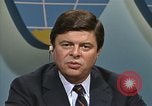 Standbild Senator Jim Sasser und Arnold L Raphel Interview Washington DC USA, 1985, aus Sekunde 43 historischem Filmmaterial Videoclip 65675022343