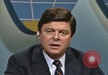 Standbild Senator Jim Sasser und Arnold L Raphel Interview Washington DC USA, 1985, aus Sekunde 47 historischem Filmmaterial Videoclip 65675022343