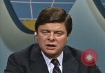 Standbild Senator Jim Sasser und Arnold L Raphel Interview Washington DC USA, 1985, aus Sekunde 49 historischem Filmmaterial Videoclip 65675022343