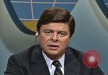 Standbild Senator Jim Sasser und Arnold L Raphel Interview Washington DC USA, 1985, aus Sekunde 51 historischem Filmmaterial Videoclip 65675022343