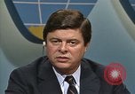 Standbild Senator Jim Sasser und Arnold L Raphel Interview Washington DC USA, 1985, aus Sekunde 57 historischem Filmmaterial Videoclip 65675022343