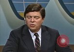 Standbild Senator Jim Sasser und Arnold L Raphel auf afghanischem Widerstand Washington DC USA, 1985, aus Sekunde 59 historischem Filmmaterial Videoclip 65675022344