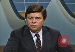 Standbild Senator Jim Sasser und Arnold L Raphel auf afghanischem Widerstand Washington DC USA, 1985, aus Sekunde 61 historischem Filmmaterial Videoclip 65675022344