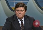 Standbild Senator Jim Sasser und Arnold L Raphel auf afghanischem Widerstand Washington DC USA, 1985, aus Sekunde 62 historischem Filmmaterial Videoclip 65675022344