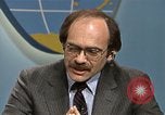 Standbild Senator Jim Sasser und Arnold L Raphel Afghanistan Interview Washington DC USA, 1985, aus Sekunde 25 historischem Filmmaterial Videoclip 65675022345