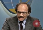 Standbild Senator Jim Sasser und Arnold L Raphel Afghanistan Interview Washington DC USA, 1985, aus Sekunde 33 historischem Filmmaterial Videoclip 65675022345