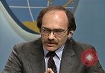 Standbild Senator Jim Sasser und Arnold L Raphel Afghanistan Interview Washington DC USA, 1985, aus Sekunde 34 historischem Filmmaterial Videoclip 65675022345