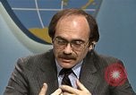 Standbild Senator Jim Sasser und Arnold L Raphel Afghanistan Interview Washington DC USA, 1985, aus Sekunde 35 historischem Filmmaterial Videoclip 65675022345