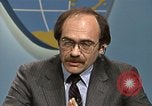 Standbild Senator Jim Sasser und Arnold L Raphel Afghanistan Interview Washington DC USA, 1985, aus Sekunde 39 historischem Filmmaterial Videoclip 65675022345