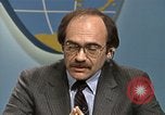 Standbild Senator Jim Sasser und Arnold L Raphel Afghanistan Interview Washington DC USA, 1985, aus Sekunde 40 historischem Filmmaterial Videoclip 65675022345