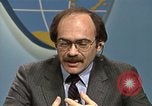 Standbild Senator Jim Sasser und Arnold L Raphel Afghanistan Interview Washington DC USA, 1985, aus Sekunde 46 historischem Filmmaterial Videoclip 65675022345